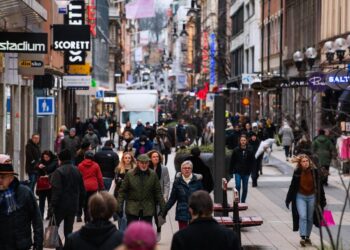 شبح الحرب يقترب من السويد.. هل تُفسد روسيا على السوريين معيشتهم هناك أيضاً؟