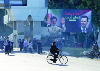 تقرير: إيران تطالب اﻷسد بسداد 50 مليار دولار