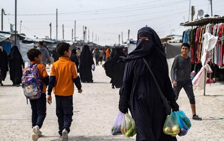 بغداد تعتزم استعادة مئات من مخيم الهول قريباً