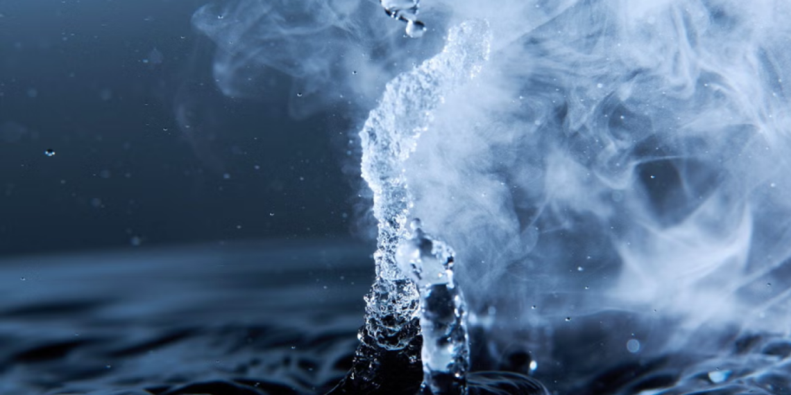 لا يزال الماء اﻷكثر بساطة وإدهاشاً للعلماء.. اكتشاف ظاهرة ثورية تفك لغزاً عمره ثمانية عقود