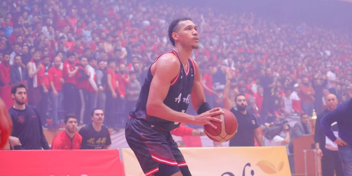 من إسرائيل إلى “أهلي حلب”.. تعاقد سلطة اﻷسد مع لاعب كرة سلة أجنبي يثير الجدل