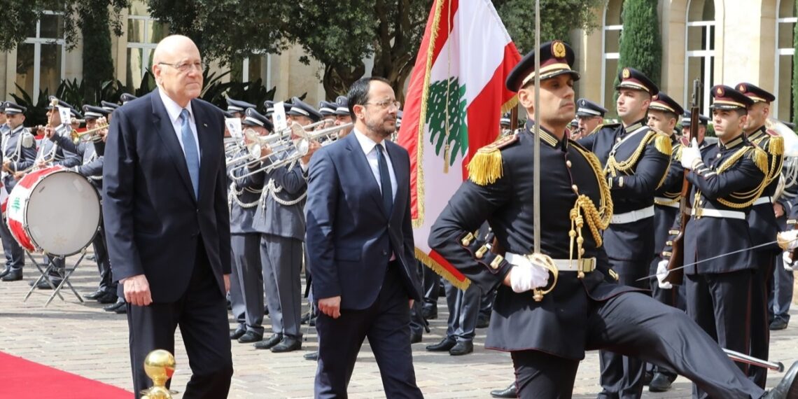 ميقاتي يطالب بإرسال اللاجئين السوريين إلى “المناطق اﻵمنة”