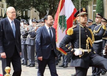 ميقاتي يطالب بإرسال اللاجئين السوريين إلى “المناطق اﻵمنة”