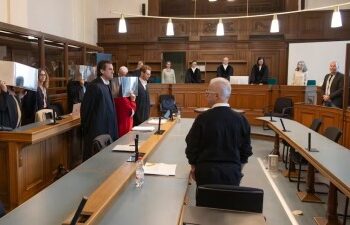 فتح تحقيق مع امرأة ألمانية ومحاكمة أخرى سورية