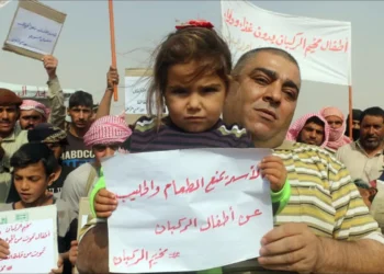 نازحو مخيم الركبان يطالبون بالخروج إلى إدلب