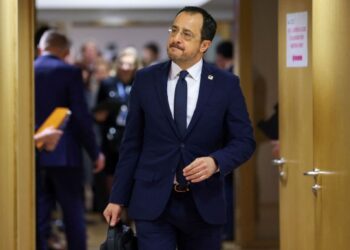 قبرص تكثف جهودها لعقد اتفاق مع لبنان حول المهاجرين السوريين