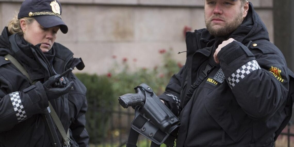 بعد تهديدات طالت المساجد.. الشرطة في النرويج تسلّح عناصرها حتى إشعار آخر