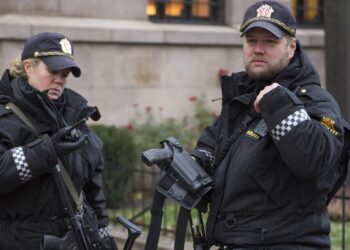 بعد تهديدات طالت المساجد.. الشرطة في النرويج تسلّح عناصرها حتى إشعار آخر