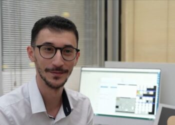 اللاجئ السوري الشاب أحمد الحمصي يسجل قصة نجاح لافتة في ألمانيا