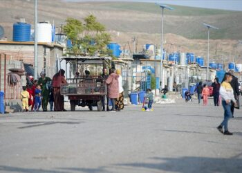 بَدْء ترحيل السوريين من العراق.. اﻹدارة الذاتية: سيتم إرسالهم إلى هذه المناطق