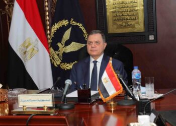 قرار بإبعاد سوريين ضمن مجموعة أجانب لخارج مصر