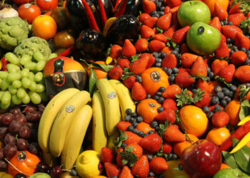 الكثير بات يشتري الفواكه والخضار بالحبة.. إلى أين سيصل ارتفاع الأسعار في مناطق سيطرة الأسد؟