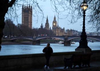 لندن - قرار إبعاد اللاجئين إلى رواندا