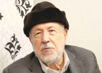 المفكّر السّوري، والدّاعية الإسلامي، والأديب الشّاعر، عصام العطّار