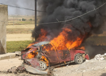 قوات الأسد تستهدف بصاروخ موجه م.د سيارة في بلدة كفر نوران غرب حلب
