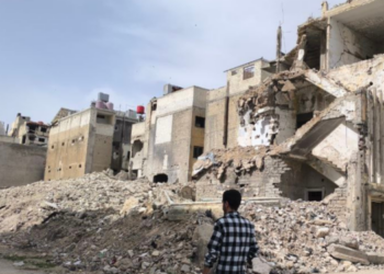 الشوارع باتت لا تطاق.. معاناة الأهالي في حمص تتفاقم مع اقتراب العيد