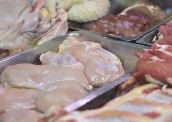 مصر.. رغيف الخبز يطيح بمدبولي وحكومته والسيسي يبحث عن وزراء جدد