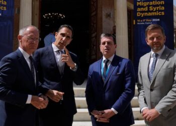 صحيفة تكشف عن دراسة أوروبية لإنشاء مناطق آمنة في سوريا