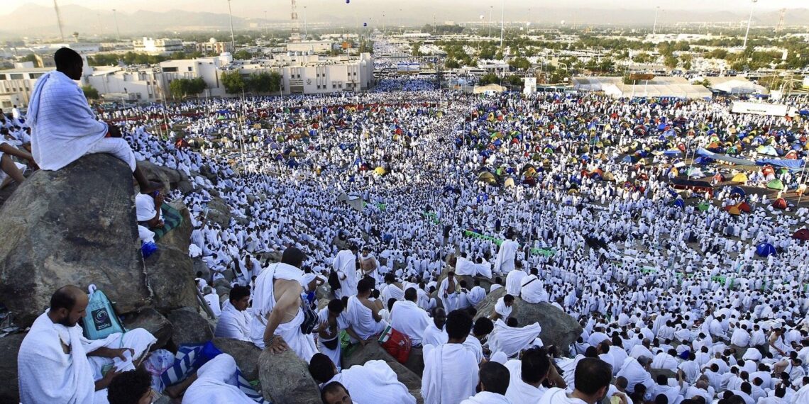 الحجيج على صعيد عرفة