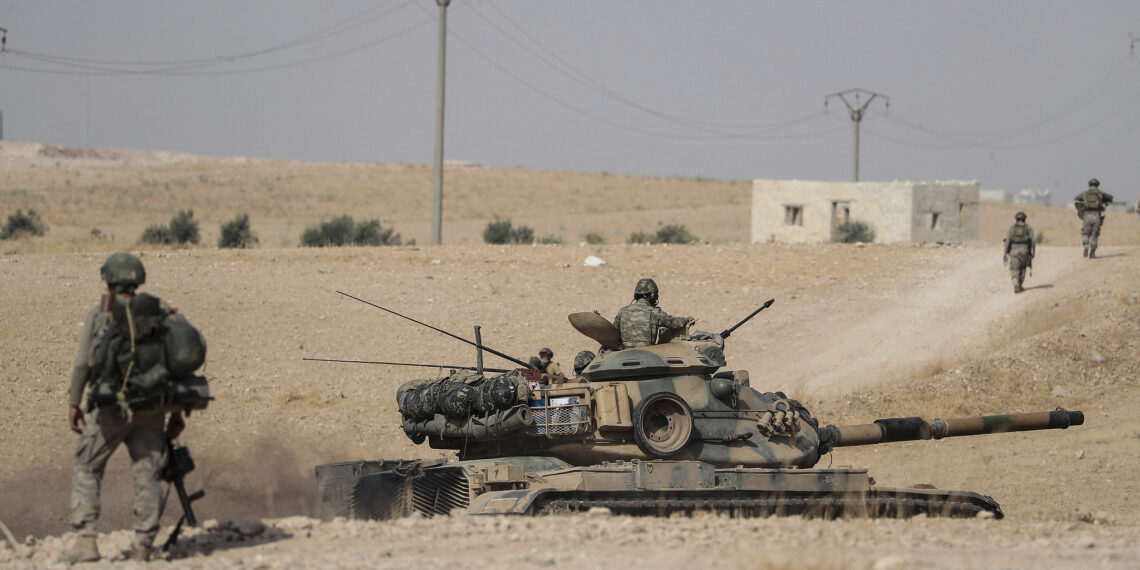 حزب الله والفرقة الرابعة.. خلافات وتوترات تنذر باندلاع حرب بين الجانبين