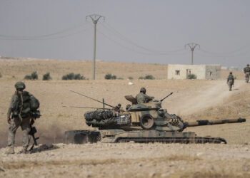 حزب الله والفرقة الرابعة.. خلافات وتوترات تنذر باندلاع حرب بين الجانبين