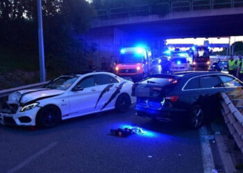 مطاردة دامية لشاب سوري تنتهي بإصابات وتحطّم سيارتين في ألمانيا