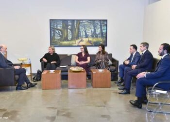 جعجع يهدد مفوضية اللاجئين بالتحرك ضدها بسبب وجود السوريين