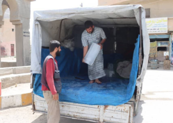 بيع وشراء قوالب الثلج في دير الزور