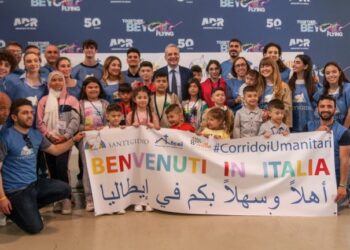 الهجرة إلى أوروبا.. القبض على عشرات المهاجرين ووصول آخرين عبر “الممرات الإنسانية”