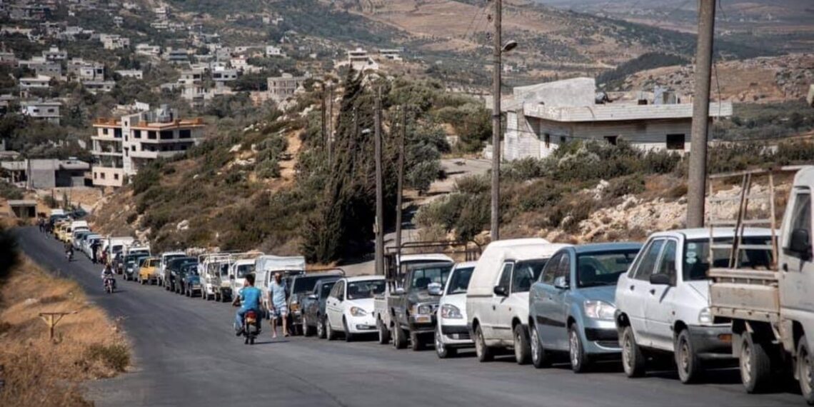 سعر البنزين يصل لأرقام غير مسبوقة.. الطوابير تعود للظهور في دمشق