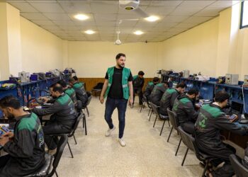 جمعية سورية تمنح “بصيص أمل” لمئات الشبان المهجرين في إدلب