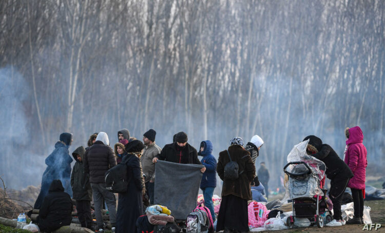خاص | الشباب في الشمال السوري بين إحباطات الواقع وحلم السفر