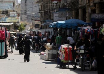 خاص | إعادة اللاجئين تزيد أزمة السكن في الشمال السوري