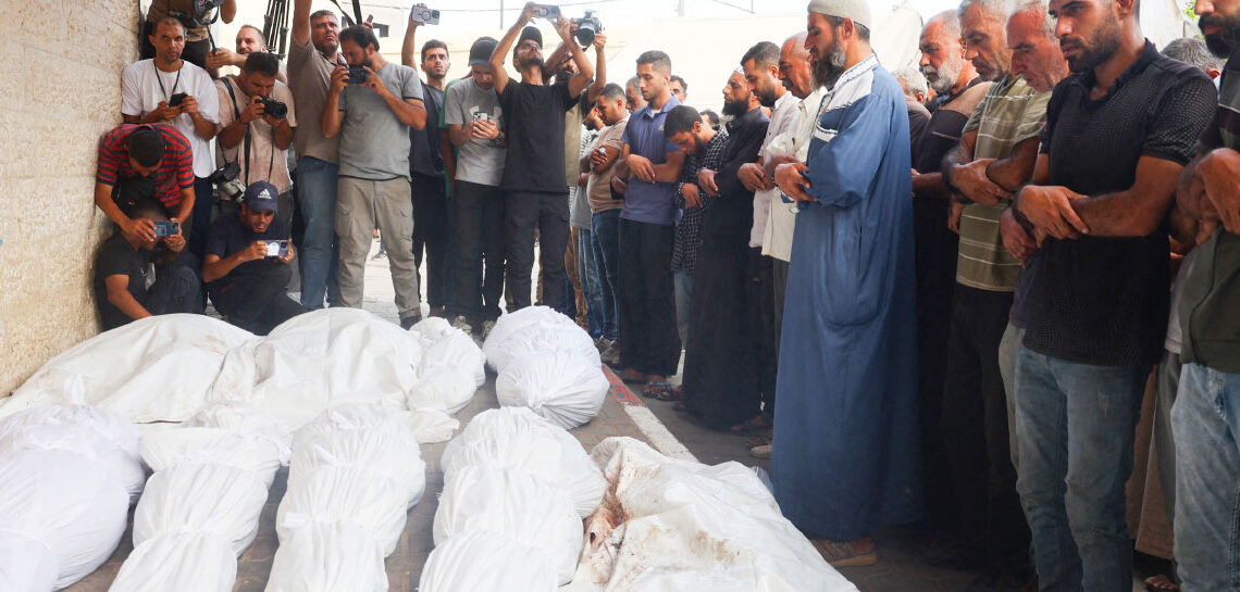 جثامين السوريين القتلى بغارات إسرائيلية جنوبي لبنان