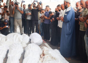 جثامين السوريين القتلى بغارات إسرائيلية جنوبي لبنان