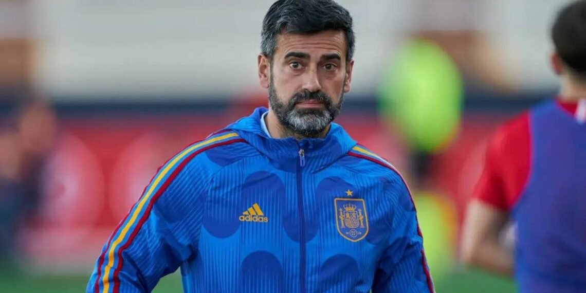 خوسيه لانا - مدرب إسباني