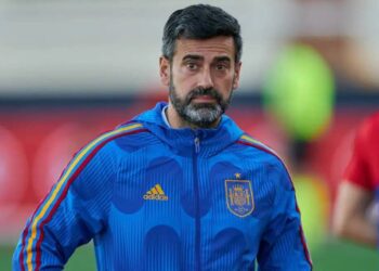 خوسيه لانا - مدرب إسباني