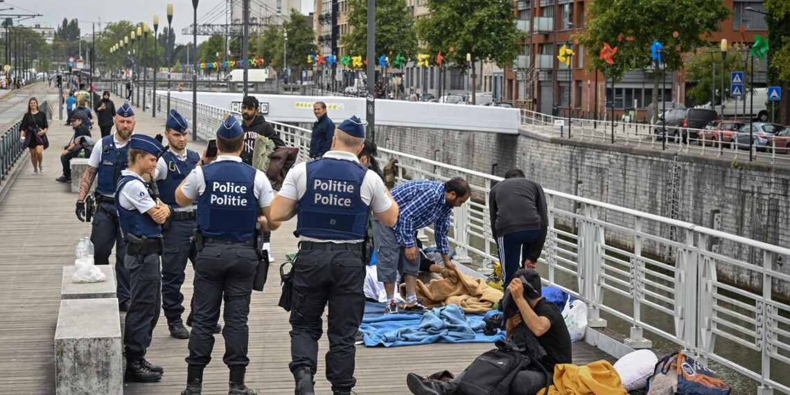 خاص | التشرد في شوارع بلجيكا.. معضلة تواجه المهاجرين