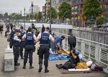خاص | التشرد في شوارع بلجيكا.. معضلة تواجه المهاجرين