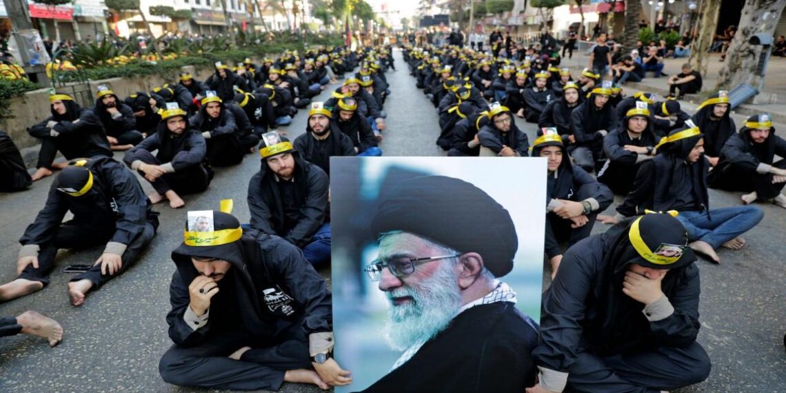 خاص | بدأت الحرب.. هل تقدّم إيران حزب الله كبش فداء لإسرائيل؟