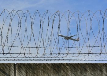 السلطات الألمانية ترحّل مئات السوريين وسط تحريض مستمر من قبل المعارضة