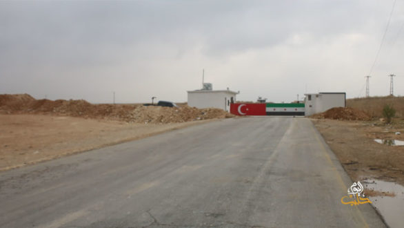 خاص | الدفع مقابل الدخول.. رحلة مؤلمة للنازحين السوريين نحو معبر “عون الدادات”