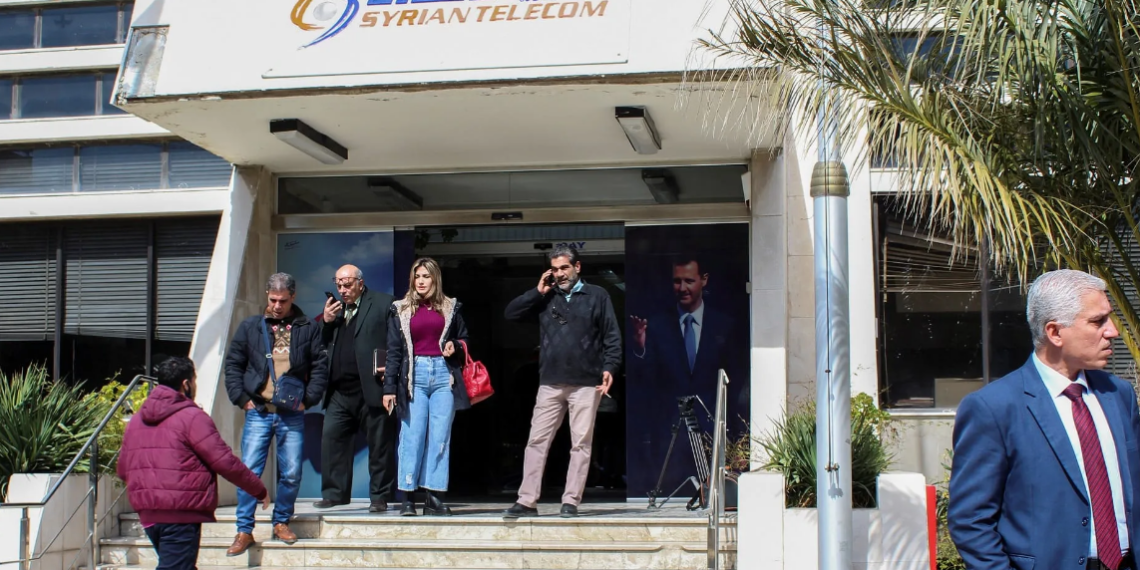 خاص | یقودھا مجرم حرب.. قوات الأسد تعزز وجودھا العسكري في جبھات ریف حلب