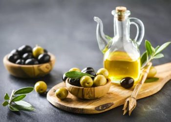 خاص | أسعار الزيت والزيتون.. ارتفاع مستمر لم يكسره “الموسم” في الشمال السوري