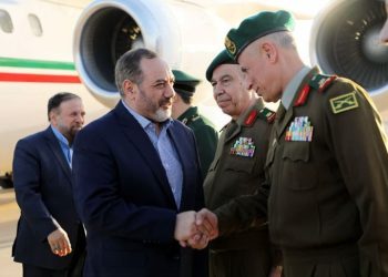 خاص | رسائل وضغوط مكثفة من إيران.. إلى أين سيتجه الأسد؟