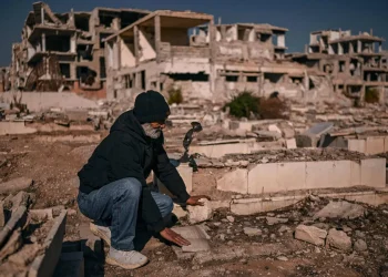 خاص | سكان المخيمات.. فرحة سقوط الأسد لا تكفي للعودة إلى المنزل