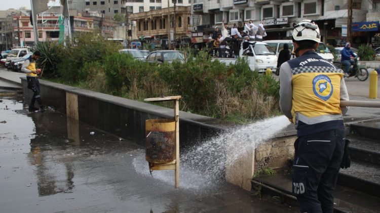 خاص | سقوط الأسد يضع الخوذ البيضاء أمام تحديات كبيرة