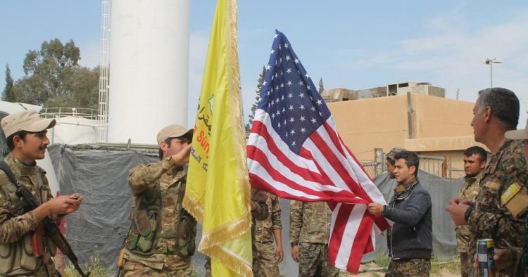 خاص | قسد تستدعي قوات أمريكية وفرنسية والغرب يتذرّع بـ”حماية الأقليات”