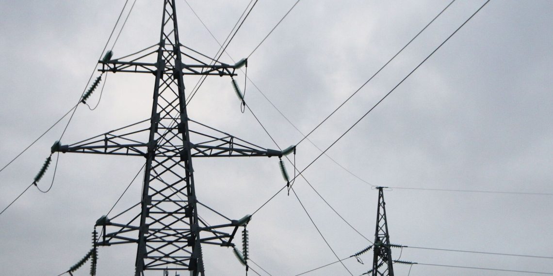 تحسن ملحوظ في الكهرباء بسوريا وسط عقباتٍ في تأمين الطاقة