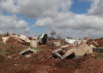 أدت إلى إصابة عنصرين سوريين.. غارات جوية إسرائيلية تستهدف مطار تدمر العسكري ومواقع استراتيجية في سوريا